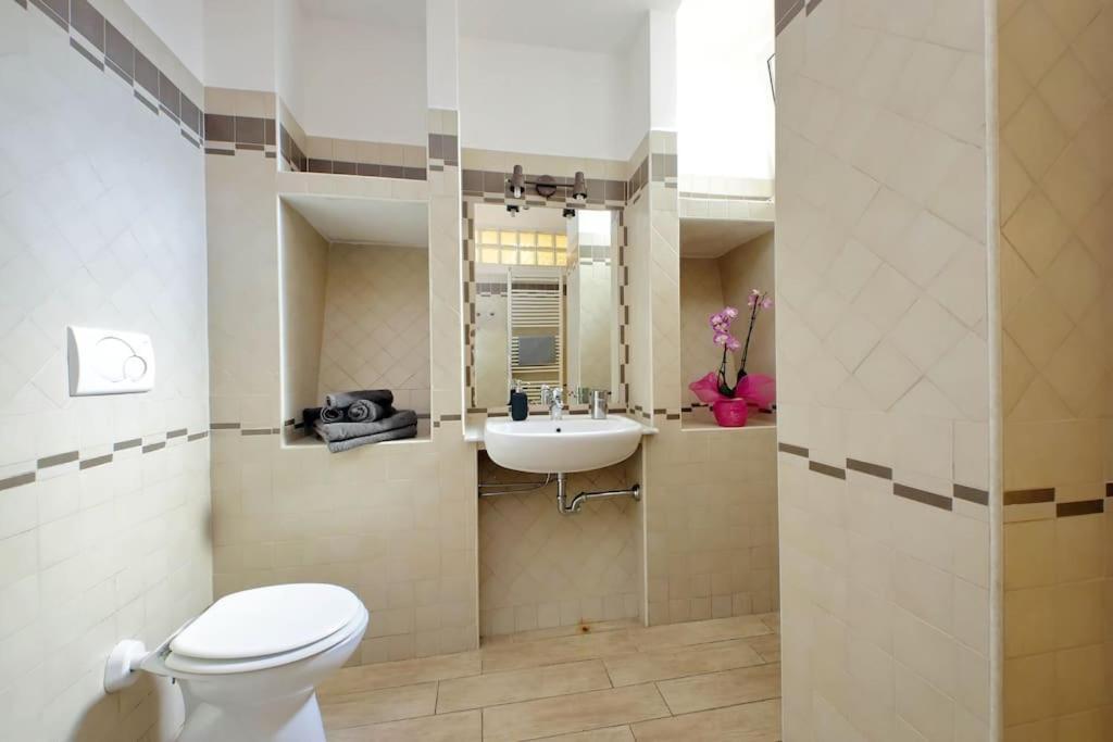 Vatican Flat Spacious Cozy With Court ローマ エクステリア 写真