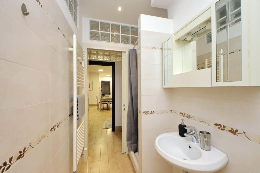 Vatican Flat Spacious Cozy With Court ローマ エクステリア 写真